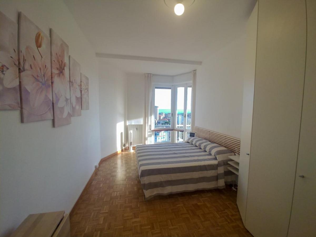 Super Vista Al Grattacielo Di Lavagna Apartment Exterior photo