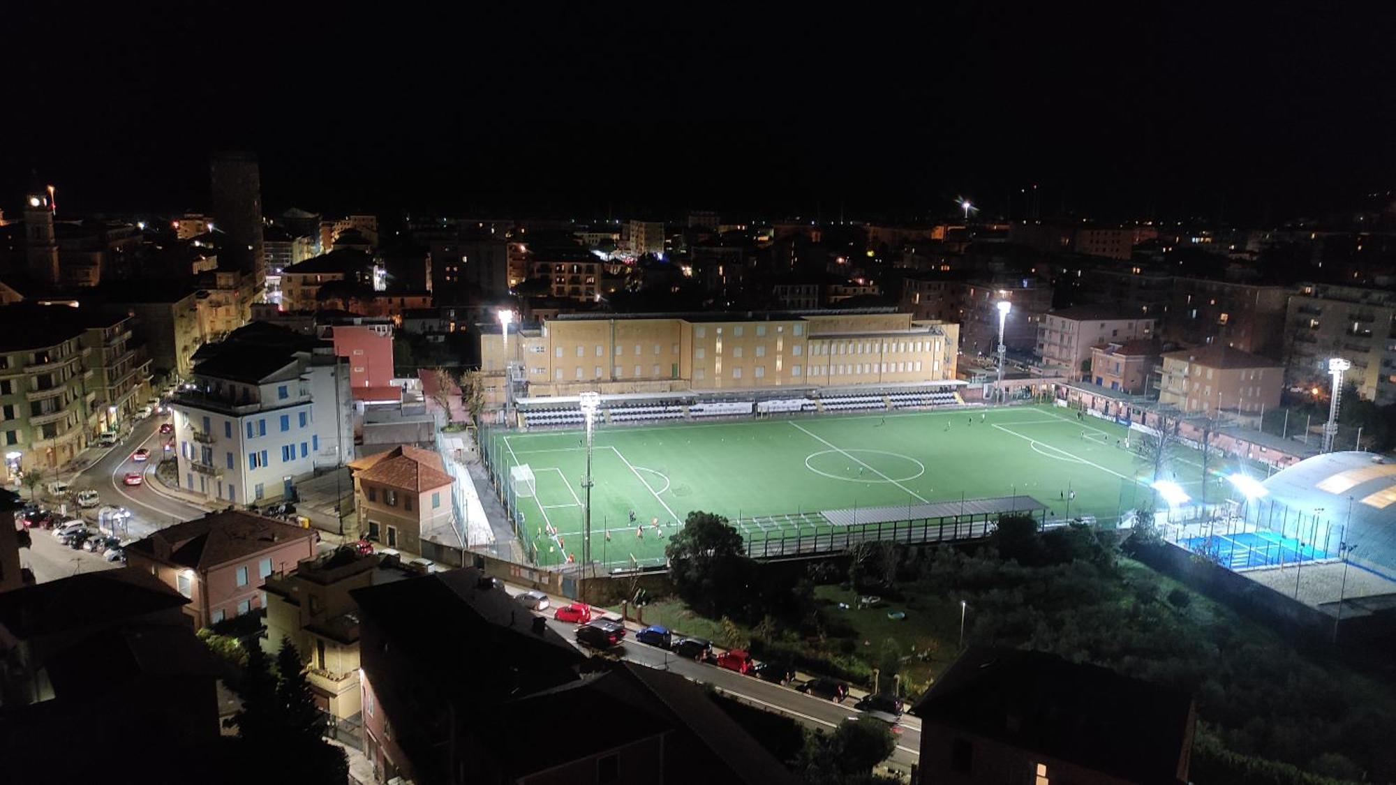 Super Vista Al Grattacielo Di Lavagna Apartment Exterior photo